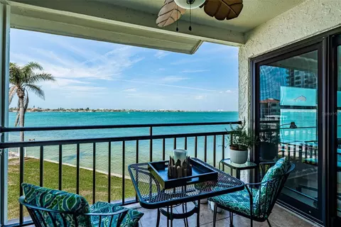 6211 Sun Blvd #208, Saint Petersburg, FL 33715