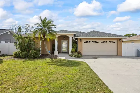 9550 134th St, Seminole, FL 33776