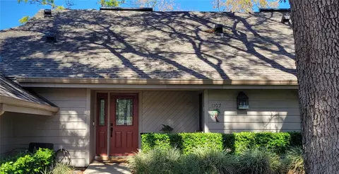1102 Old Mill Pond Rd, Palm Harbor, FL 34683