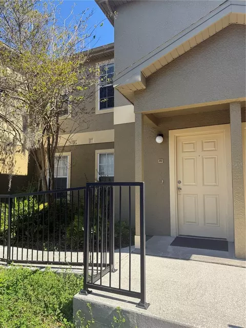 5904 Willow Ridge Dr #202, Zephyrhills, FL 33541
