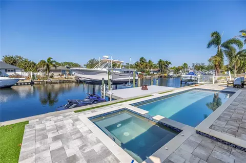 1467 52nd Ave NE, Saint Petersburg, FL 33703