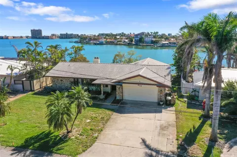 649 79th Cir S, Saint Petersburg, FL 33707