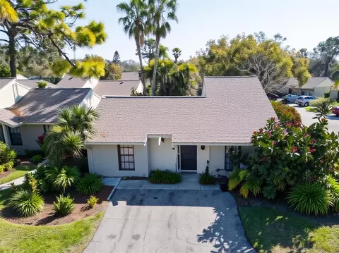 25 Windrush Bay Dr #25, Tarpon Springs, FL 34689