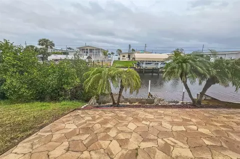 1349 Kingfisher Dr, Englewood, FL 34224