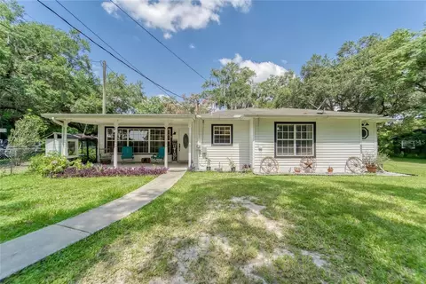 2708 De Montmollin Rd, Plant City, FL 33565