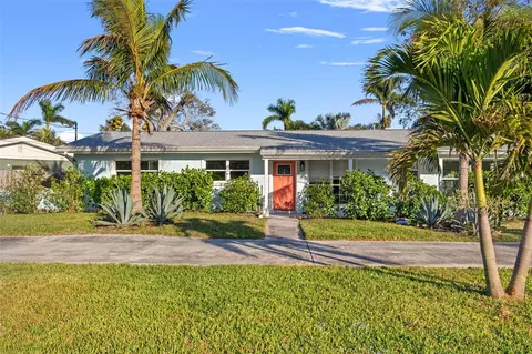 1500 Carson Cir NE, Saint Petersburg, FL 33703