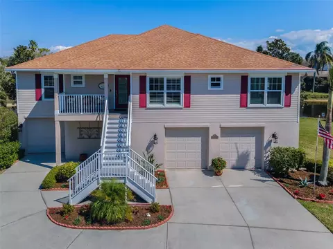 1005 Spoontail Ct, Tarpon Springs, FL 34689