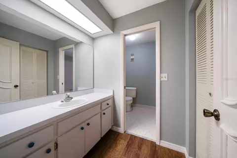 Bath - 700 Starkey Rd #1111, Largo, FL 33771 photo 4 of 5