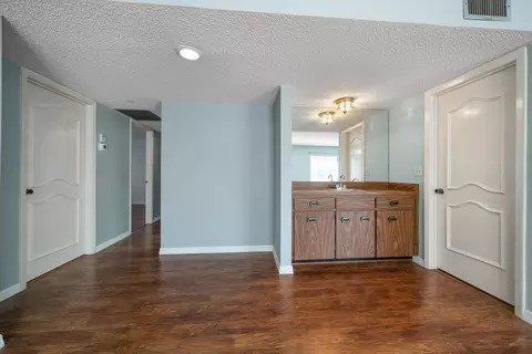 Entry Way - 700 Starkey Rd #1111, Largo, FL 33771 photo 1 of 2