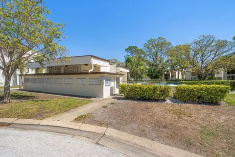 Exterior - 700 Starkey Rd #1111, Largo, FL 33771 photo 5 of 6