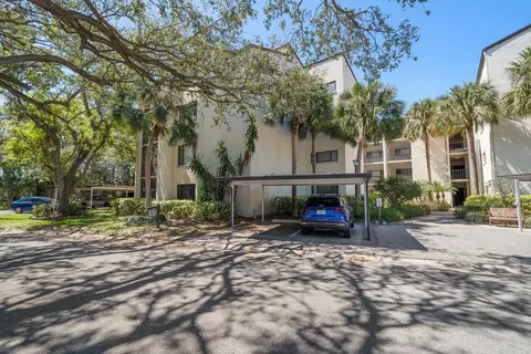Exterior - 700 Starkey Rd #1111, Largo, FL 33771 photo 4 of 6