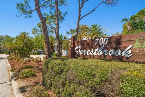 View/Area - 700 Starkey Rd #1111, Largo, FL 33771 photo 1 of 3