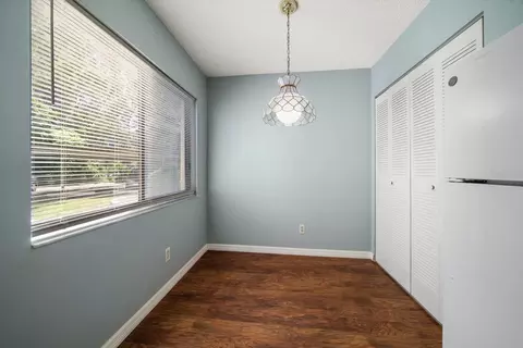 Dining - 700 Starkey Rd #1111, Largo, FL 33771 photo 2 of 2