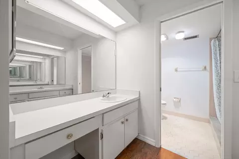 Bath - 700 Starkey Rd #1111, Largo, FL 33771 photo 2 of 5