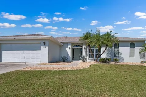 1614 Oracle Dr, Sun City Center, FL 33573