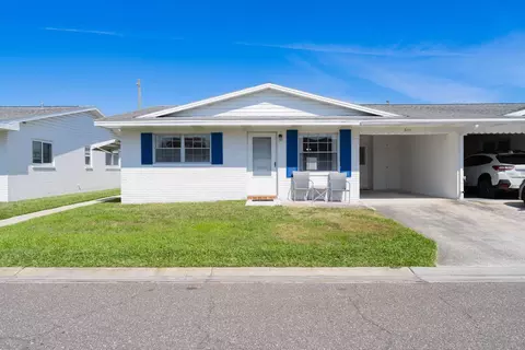 5111 Dahlia St N, Pinellas Park, FL 33782