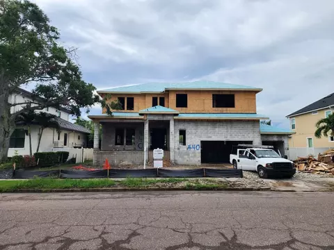 440 Capri Way NE, Saint Petersburg, FL 33704