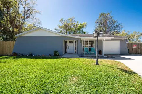 11980 Valencia Ct, Seminole, FL 33772