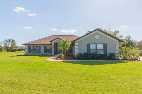 27941 Austin Woods Dr, Dade City, FL 33525