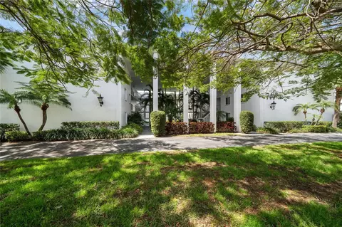 50 Harbor View Ln #24, Belleair Bluffs, FL 33770