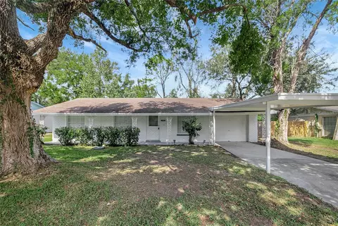 1718 Elise Marie Dr, Seffner, FL 33584