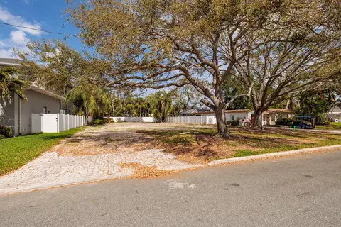 446 Rafael Blvd NE, Saint Petersburg, FL 33704