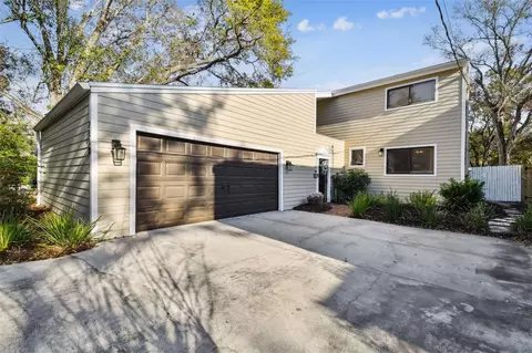 2818 W Thornton Ave, Tampa, FL 33611