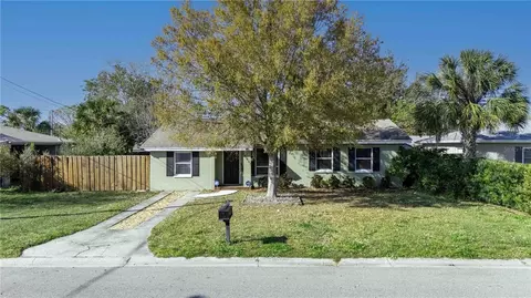 3913 W Wallace Ave, Tampa, FL 33611