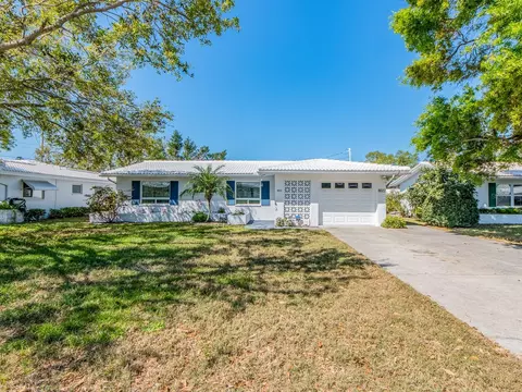 8622 140th Way, Seminole, FL 33776