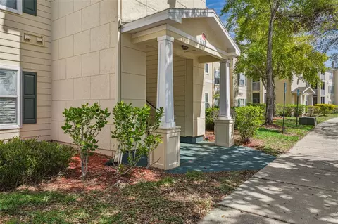 18445 Bridle Club Dr, Tampa, FL 33647