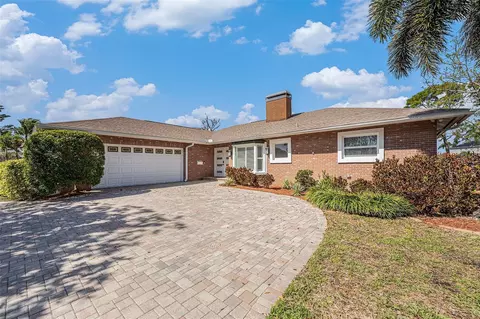 6930 Greenbrier Dr, Seminole, FL 33777