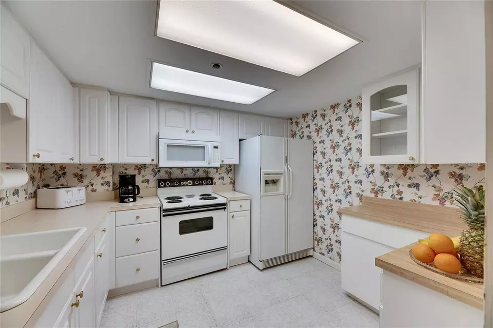 Kitchen - 1 Key Capri #604W, Treasure Island, FL 33706 photo 1 of 5