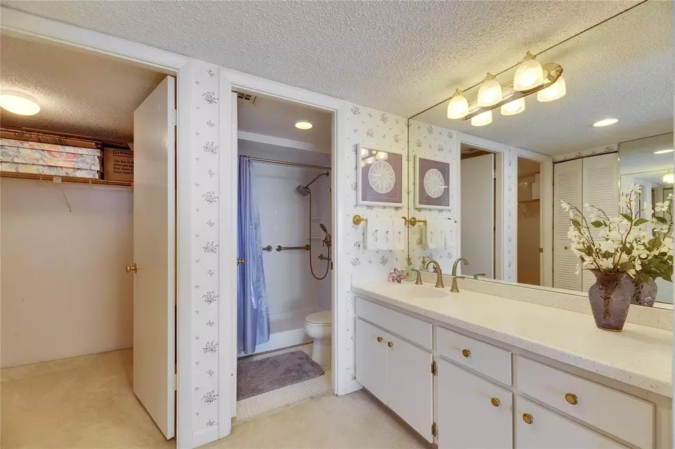 Bath - 1 Key Capri #604W, Treasure Island, FL 33706 photo 2 of 4