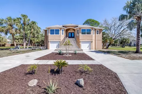 733 Seminole Blvd, Tarpon Springs, FL 34689