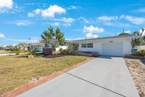 11022 87th Ave, Seminole, FL 33772