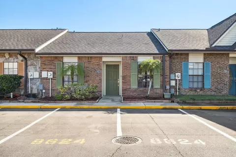 8624 Carroll Oaks Dr, Tampa, FL 33614