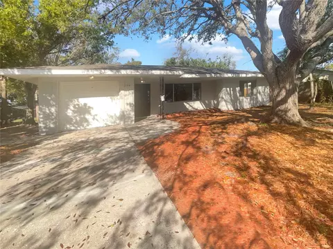 2106 20th St W, Bradenton, FL 34205