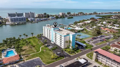 10216 Regal Dr #405, Largo, FL 33774