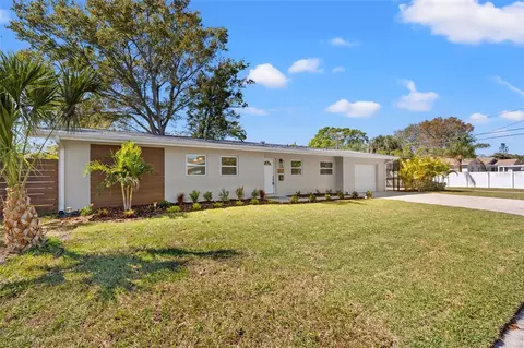 3600 Locust St NE, Saint Petersburg, FL 33704