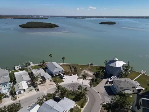 437 Boca Ciega Dr, Madeira Beach, FL 33708