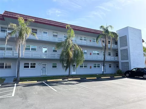 5660 80th St N #A304, Saint Petersburg, FL 33709