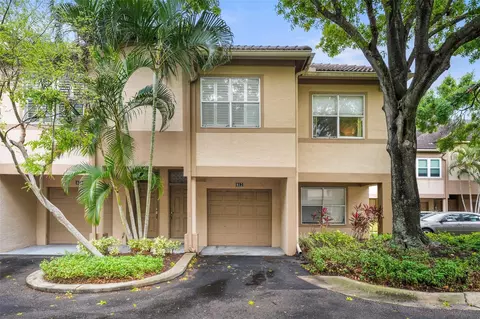 812 Normandy Trace Rd, Tampa, FL 33602