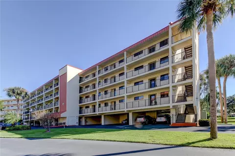 9433 Harbor Greens Way #405, Seminole, FL 33776