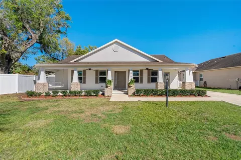 1225 Wild Daisy Dr, Plant City, FL 33563