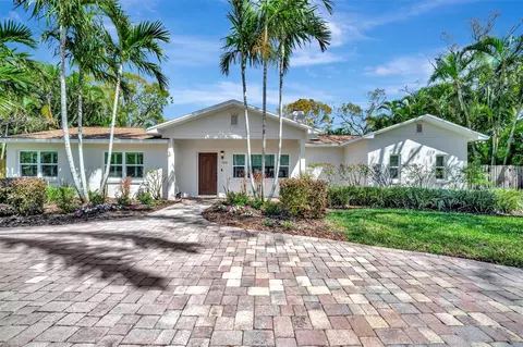 1231 Country Club Rd N, Saint Petersburg, FL 33710