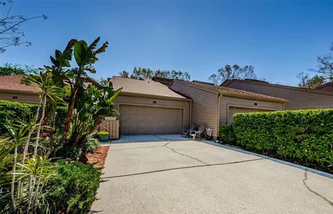 30 Woodridge Cir, Oldsmar, FL 34677