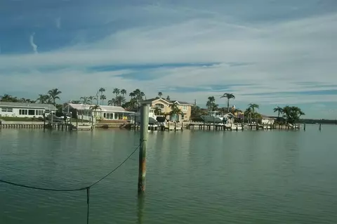780 116th Ave, Treasure Island, FL 33706