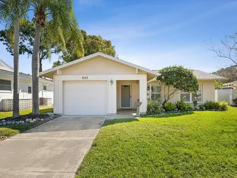 803 Helmsman Way, Palm Harbor, FL 34685
