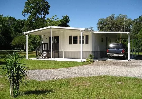 10300 Chestnut Dr, Hudson, FL 34669