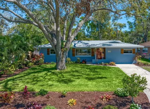 1220 Parkview Ln, Largo, FL 33770